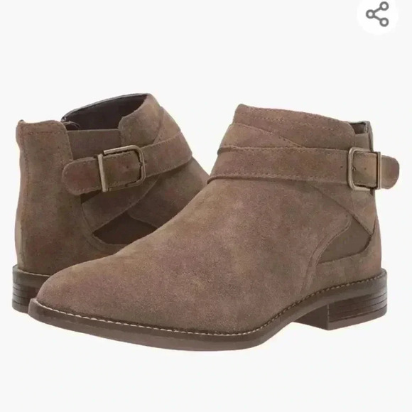 Clarks Shoes - NWOB Clarks Collection Women’s Suede Taupe Camzin Hale Ankle Boots Booties Sz 10